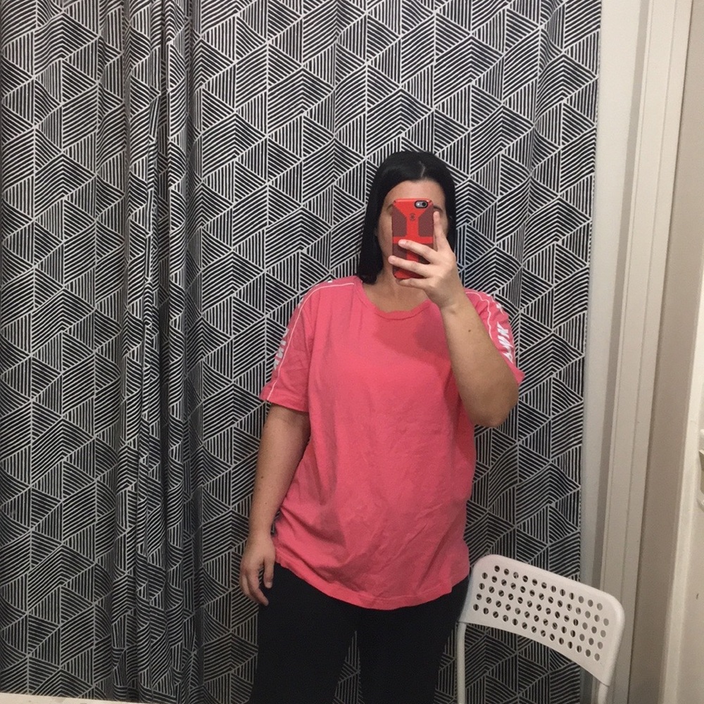 Vs pink top LAST DAY DONATING